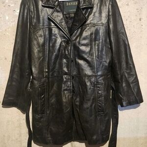 Danier Women’s Black Leather Belted Jacket – Size M (10-12)